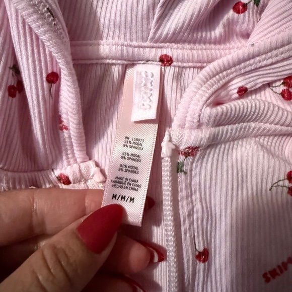 Skims Cherry 🍒 Blossom Hoodie - Picture 2 of 3